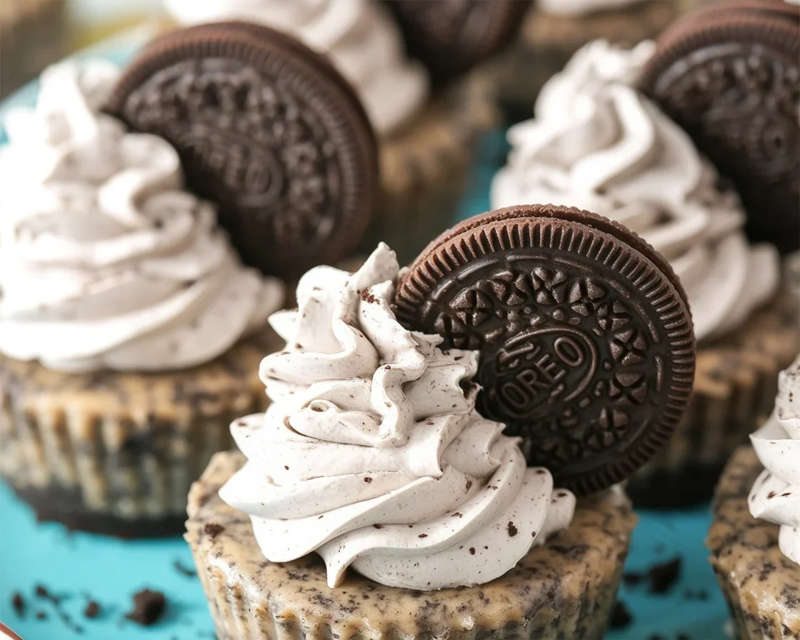 Delicious no bake mini Oreo cheesecakes with creamy filling and Oreo crust